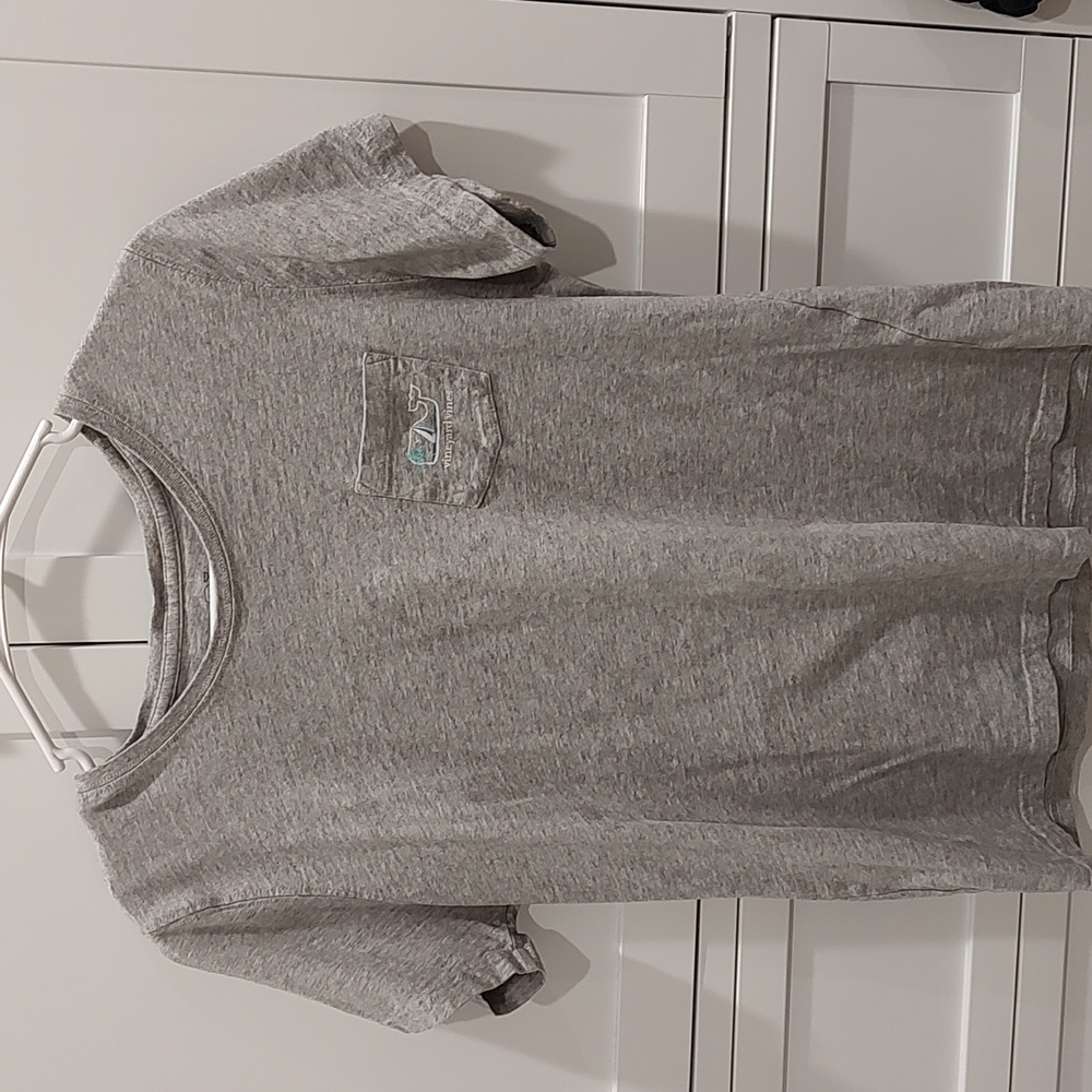 Vineyard Vines, gray t-shirt, size medium